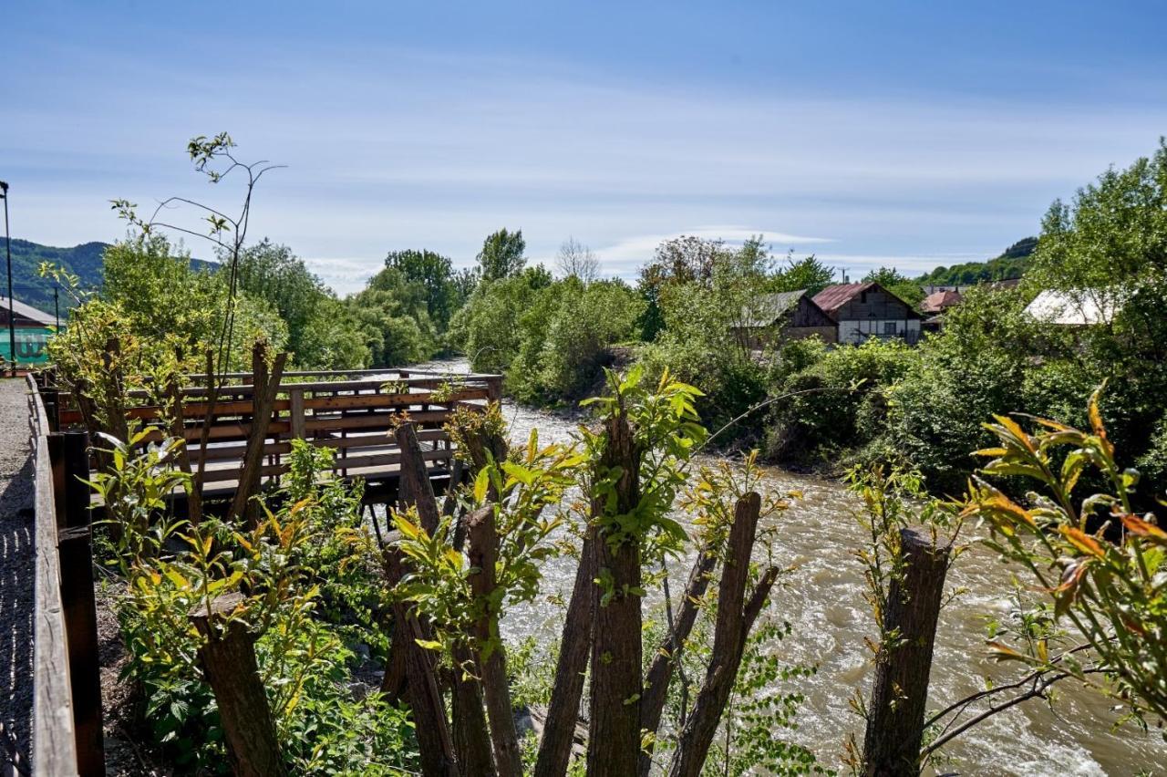 Anahouse Hotel Viseu de Sus Ngoại thất bức ảnh